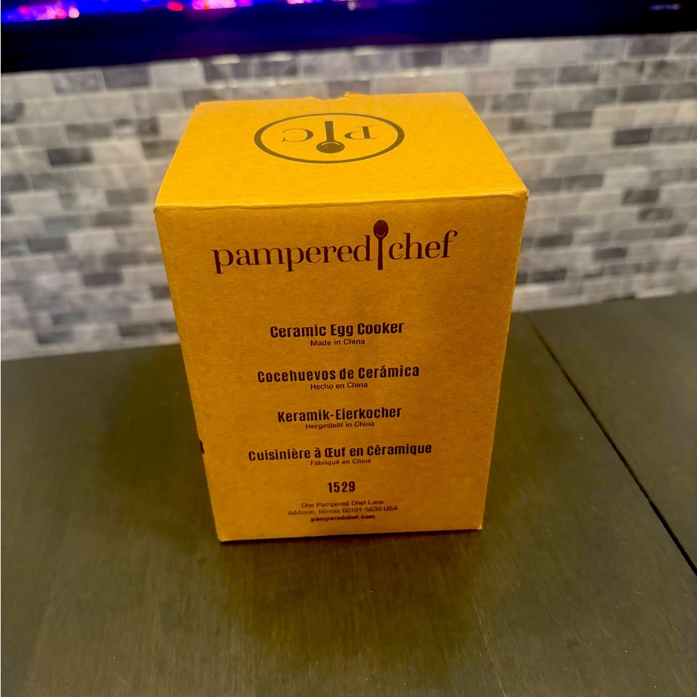 Pampered Chef - Ceramic Egg Cooker

       *** BRAND NEW ***